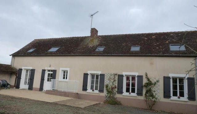 Fermette rénovée avec terrasse, internet et garage près de Vallon-sur-Gée - FR-1-410-212