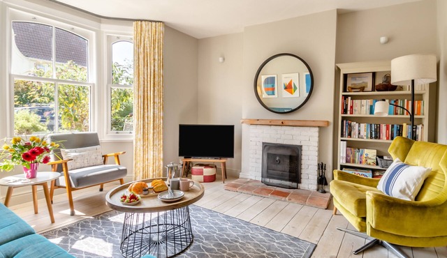 Fern Cottage - Three Bedroom House, Sleeps 8