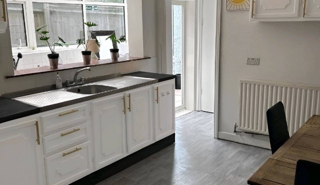 FERN COZY SPOT! 1 Bedroom Apt free wifi F4