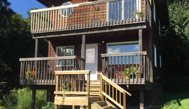 Fern CreeknConvenient location w/spectacular views!