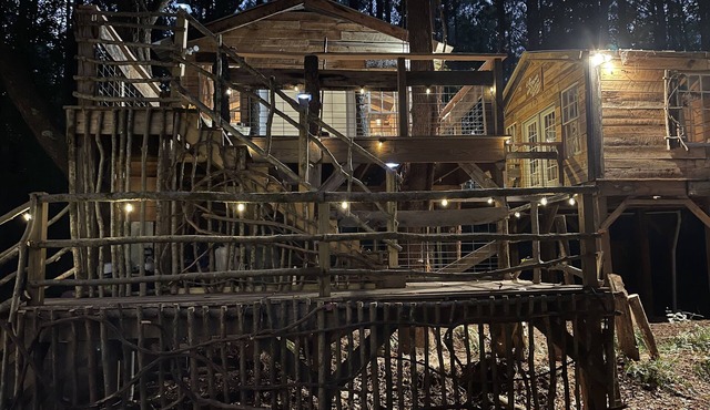Fern Hollow Treehouse, rustic escape cozy romantic