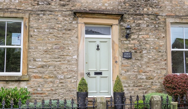 FERN HOUSE, pet friendly, luxury holiday cottage in Kettlewell