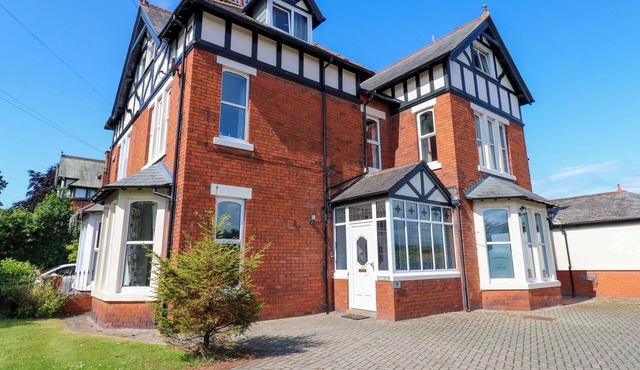 FERN LEE, pet friendly, with hot tub in Carlisle