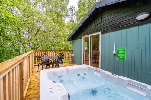 Fern Lodge 11 with Hot Tub