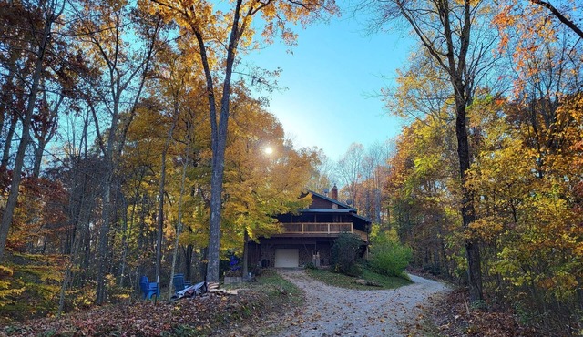 Fern Ridge Cabin - Hot Tub - 60 Acres with Trails!