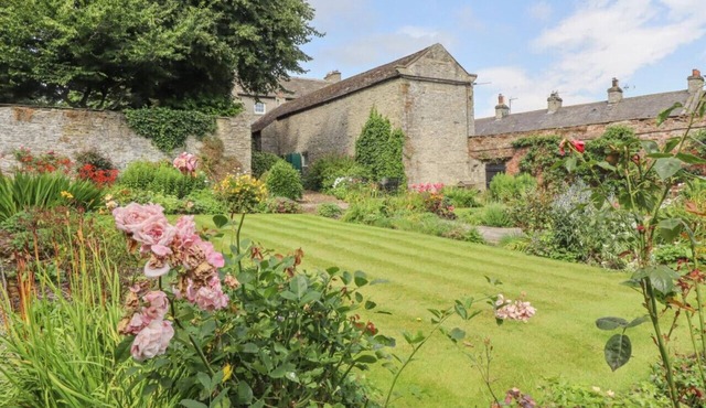 Ferndale House - Four Bedroom House, Sleeps 8