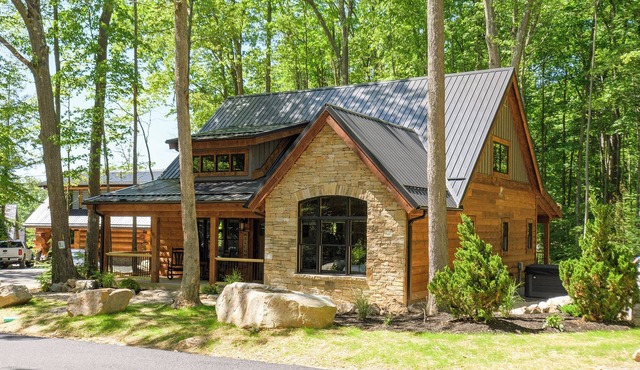 Ferndale: New, Lake Access w. Dock Slip, Hot Tub, Dogs OK