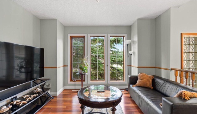 Ferngully | Backyard | Gym | Clawfoot Tub | Garage