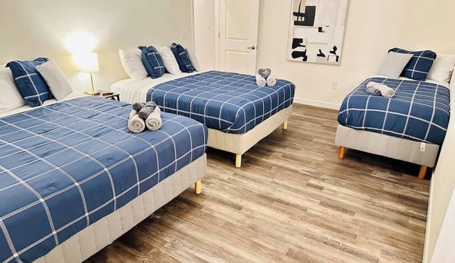 Fernley Dream Residence-20 Min to USA Pkwy|4Bedroom|16Sleeps