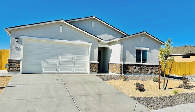 Fernley House-20 Min to USA Pkwy/Pets Welcome/4BR/Sleeps 11