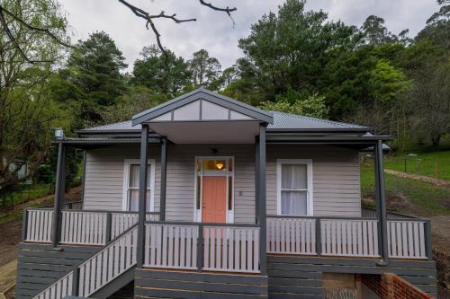 Ferntree Digs Cottage
