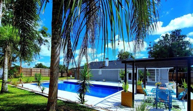 Fernview Villa with private swimming pool