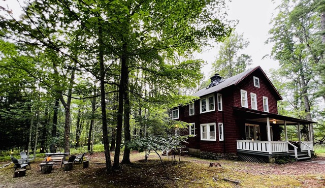Fernwood Cottage: Your Poconos Paradise at Skytop