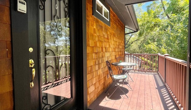 Ferrari House 1BD Hideaway Apartment