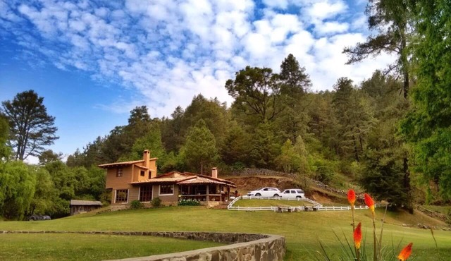 Ferrería Tula Cabin: Mountain and River Views