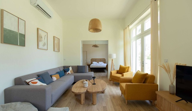 Ferret Lighthouse- Beach 300- House for 10