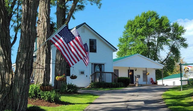 Ferrisburgh Home on Otter Creek! Two Bedroom House