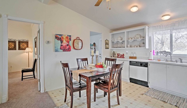 Ferron Home w/Porch & Mtn Views - Walk to Town