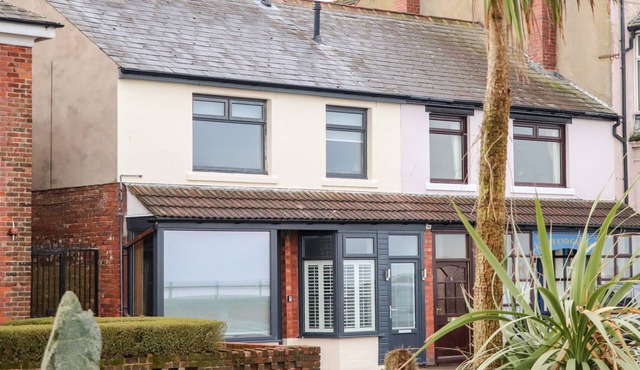 FERRY VIEW, pet friendly in Knott End-On-Sea