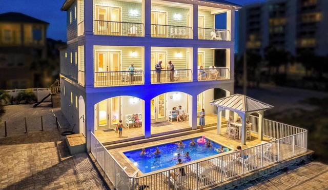 Few steps across from beach, Gulf views, Saltwater pool