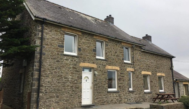 Ffermdy Brynonnen Farmhouse