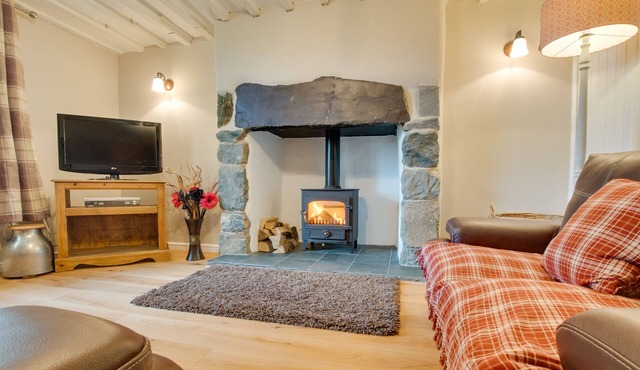 Ffermdy Caernarfon - Four Bedroom House, Sleeps 6