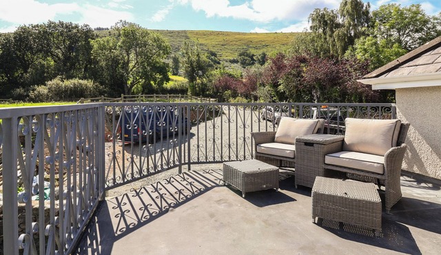 FFRIDDOEDD, family friendly, with a garden in Llanfairfechan