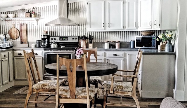 FIDDLEHEAD LOFT🌿 Peaceful & charming space 1.4 miles from I-81, Exit 29.