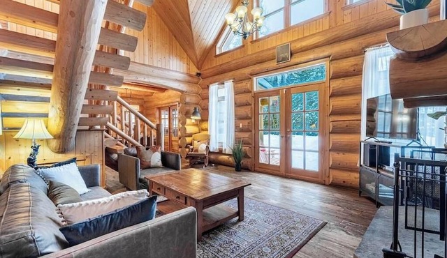 Fiddler Lake Resort Chalet: Private Jacuzzi &Sauna