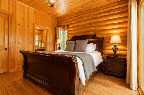 Fiddler Lake Resort - Moose 93