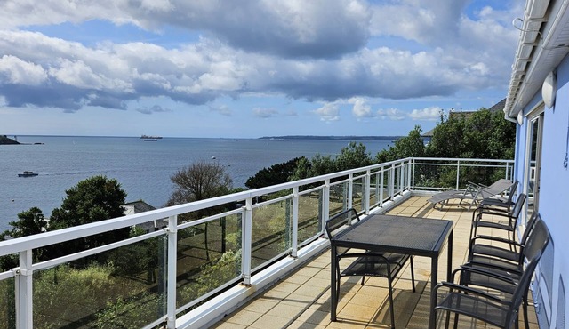 Fiddlers Green - a holiday home that sleeps 12 guests in 5 bedrooms