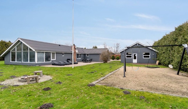 "Fidelia" - 400m from the sea by Interhome