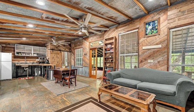 Fidler's Bend Green Cabin Riverfront Retreat
