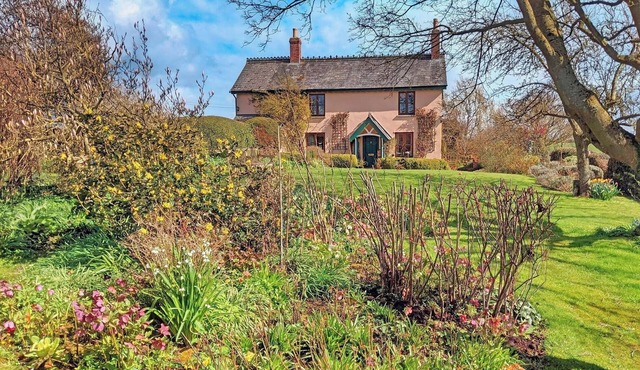 Field Cottage - Wye Valley Holiday Cottage