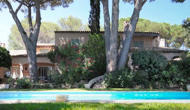 FIELD direct access CAPILLA beaches of Saint Tropez