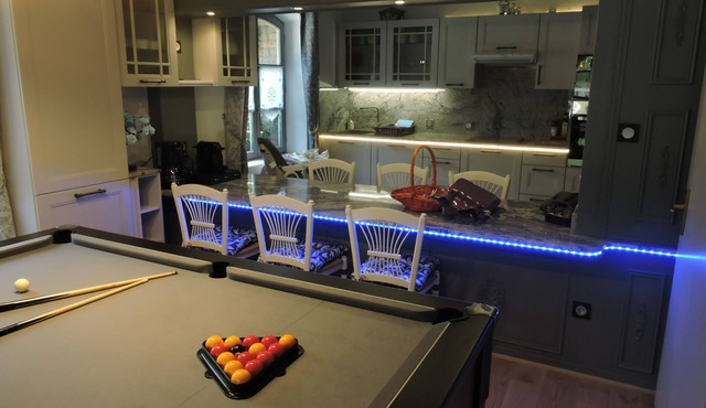 Field of the Old Sawmill Cottage 3 *