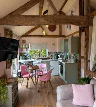 Field View Cottage hottub, dog friendly great view