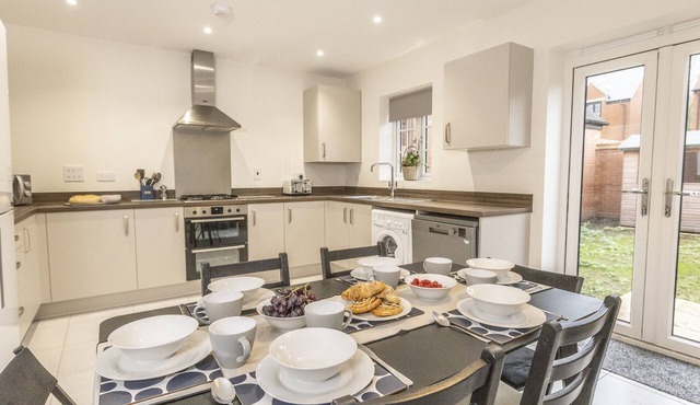 Field View House | Brackley Holiday Let | 3 Beds & Sleeps 6