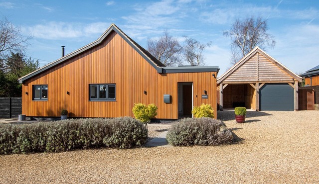 Field View - Three Bedroom House, Sleeps 6