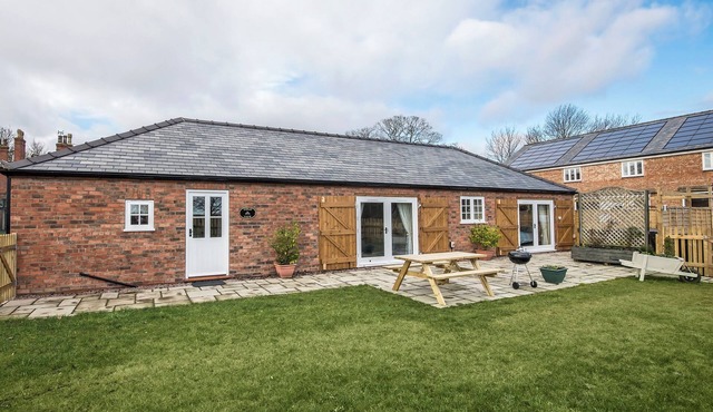 Field View - UKC2304