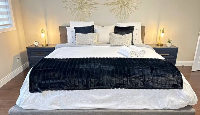 Fieldstone Estate: Luxury 4-bedroom Retreat in Tillsonburg, ON
