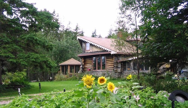 FieldStone Garden - Private & Peaceful