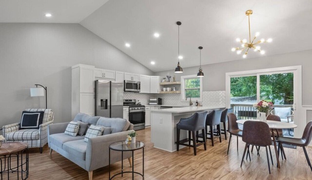 Fieldview Retreat, Sleeps 7!