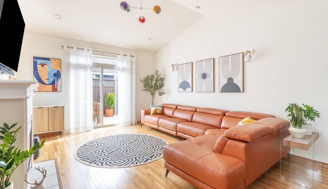 FIFA 2026 3BR + Daybed Midway | Near Seattle & Vancouver