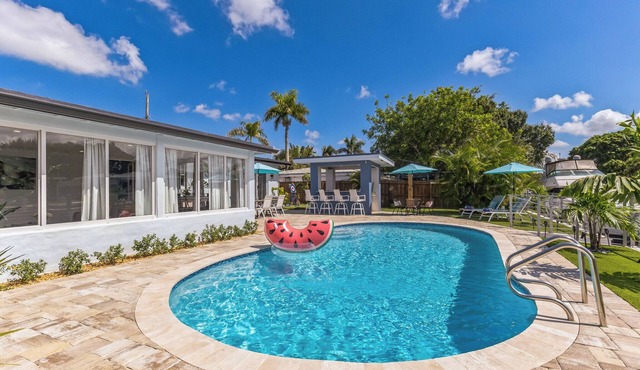 FIFA 2026 Getaway - Canal Views, Pool & BBQ Sleeps 8 Easy Miami Access
