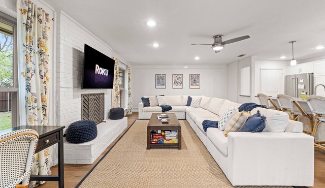FIFA and Universal ready! 3 BR in the Rail District, family friendly, walkable!