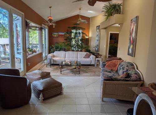 FIFA Basecamp with 2 Kitchens, 5BR, 4 Baths