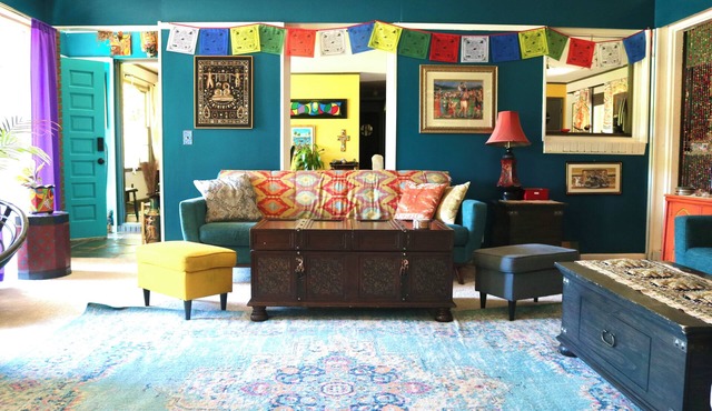 FIFA Bohemian Acre Retreat 20 mins from DT/Airport, Hot Tub, & EV Charger!