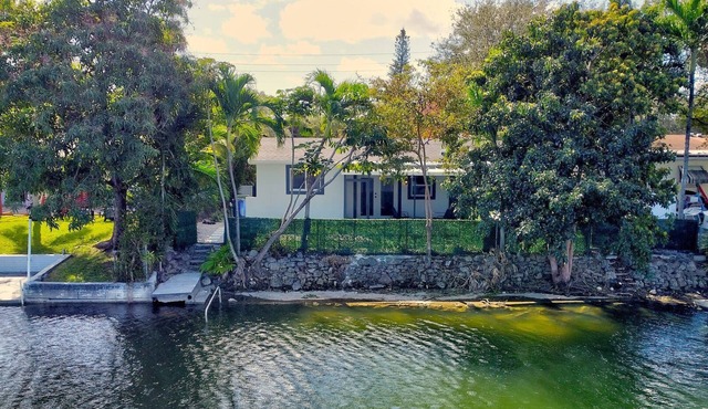 FIFA Perfect 15KM | Hallandale Collection: Renovated Professional Design & Lake View