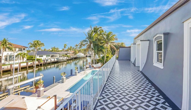 FIFA Perfect | Solara: Waterfront Estate, Pool, Dock, Private Guest Suite